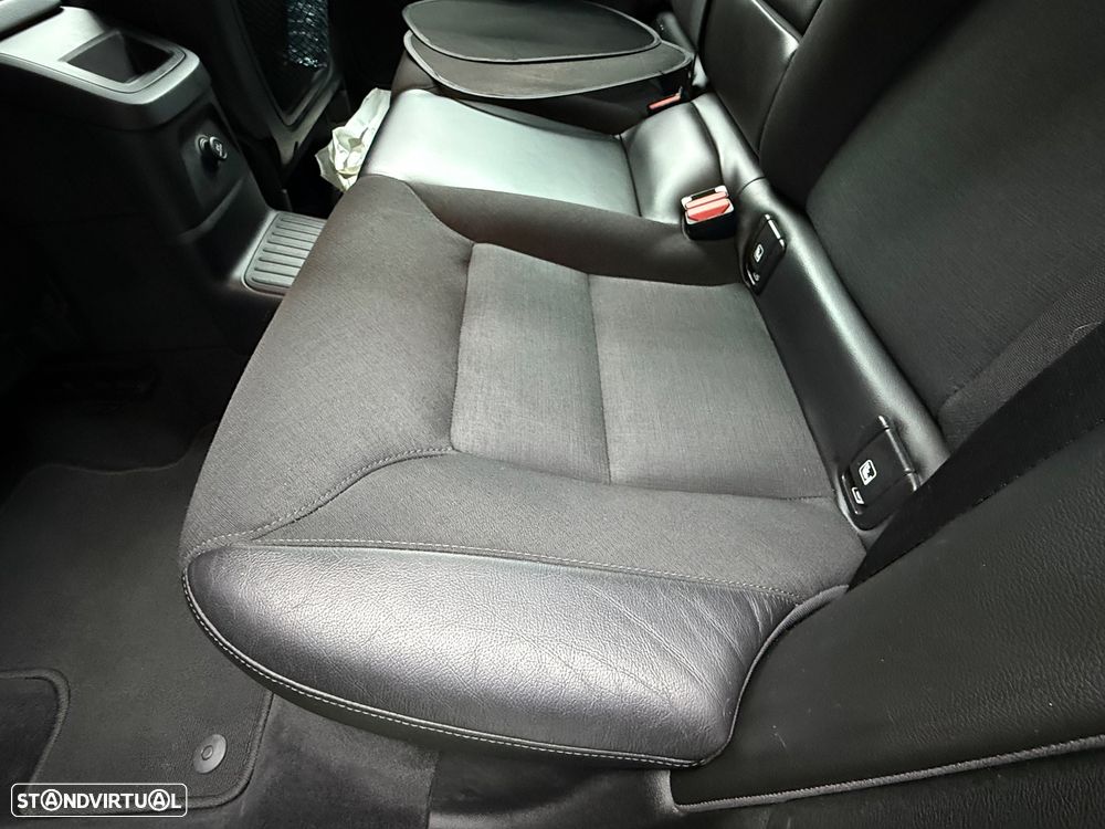 Volvo XC 60 2.0 T8 PHEV Momentum AWD - 7