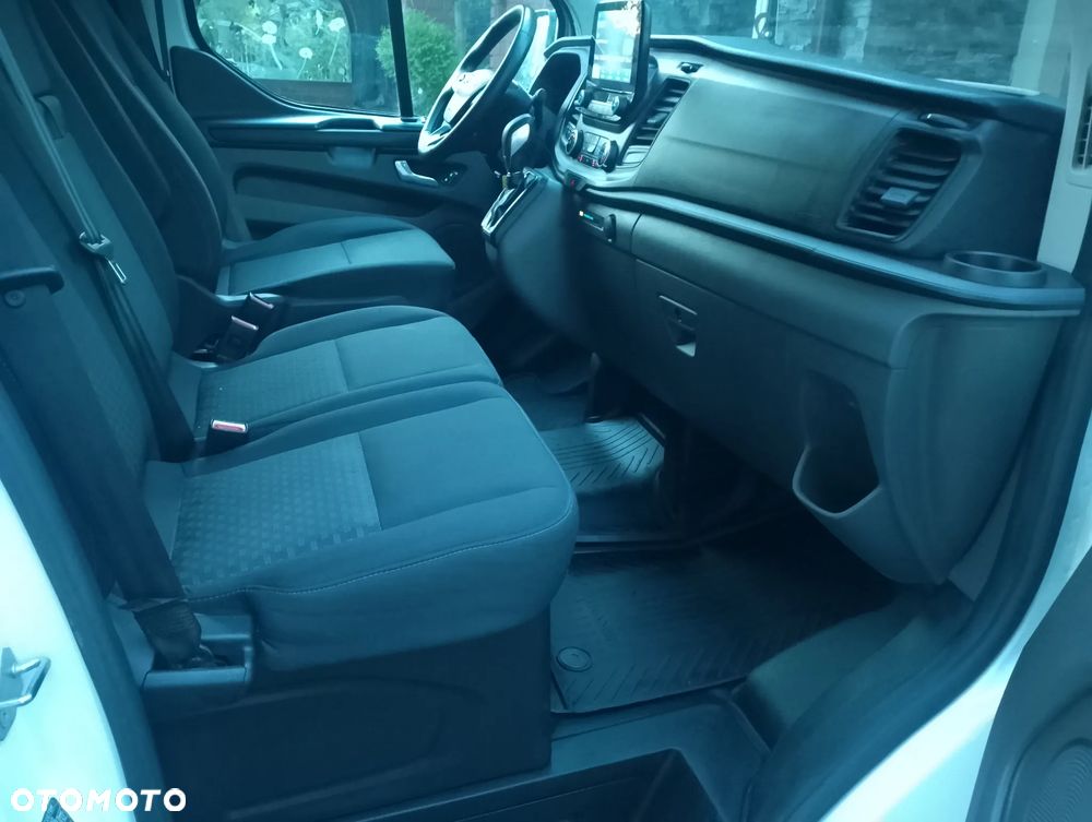 Ford Transit Custom Van - 15