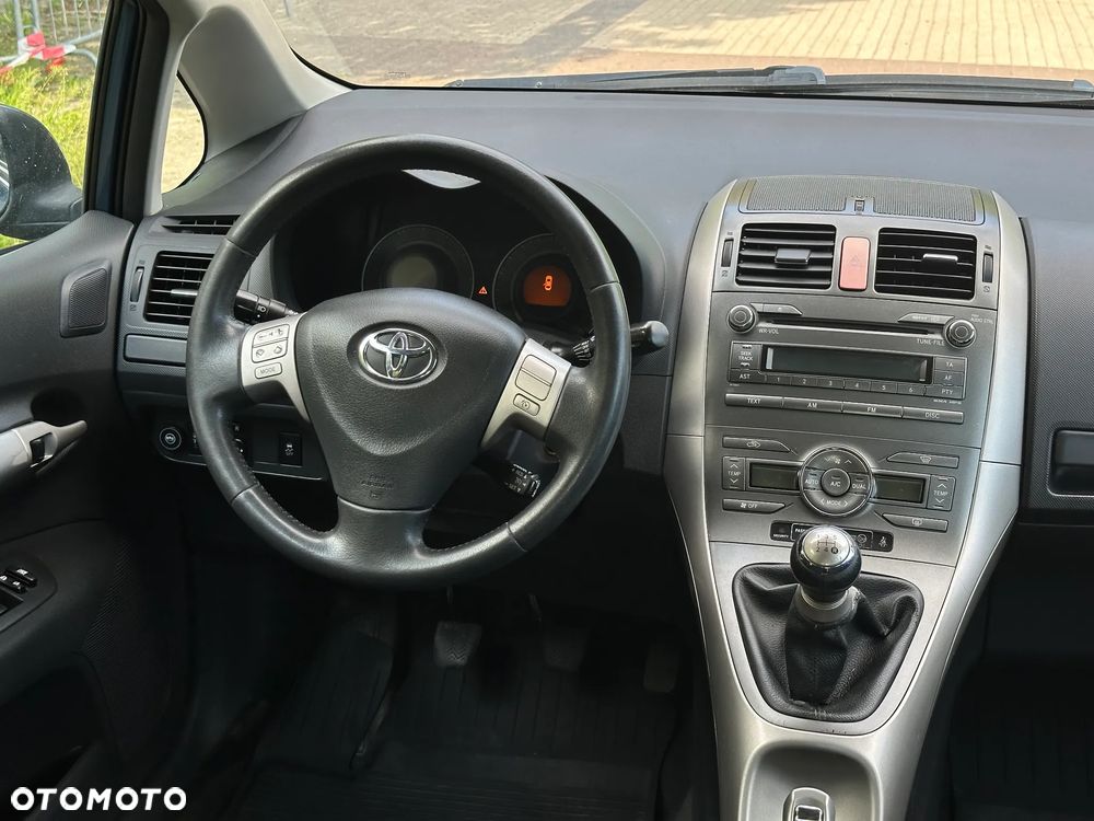 Toyota Auris 1.6 VVT-i Executive - 9