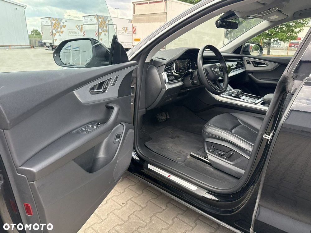 Audi Q8 - 9