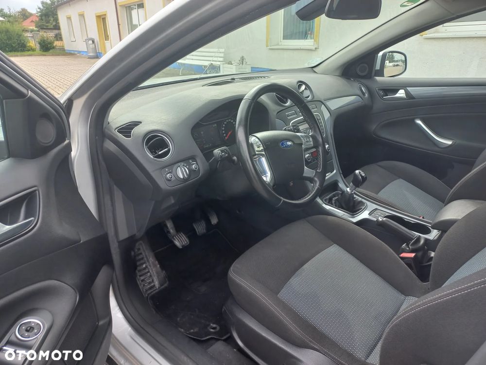 Ford Mondeo 2.0 TDCI Ambiente - 10
