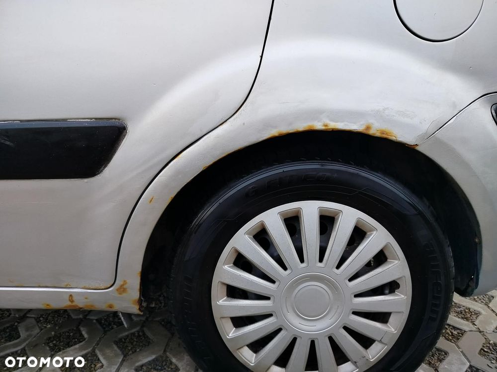 Kia Rio 1.4 Comfort - 10