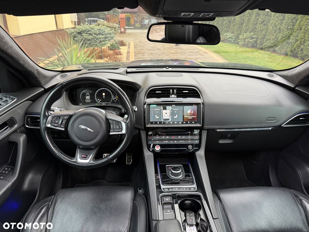 Jaguar F-Pace 30d AWD R-Sport - 21