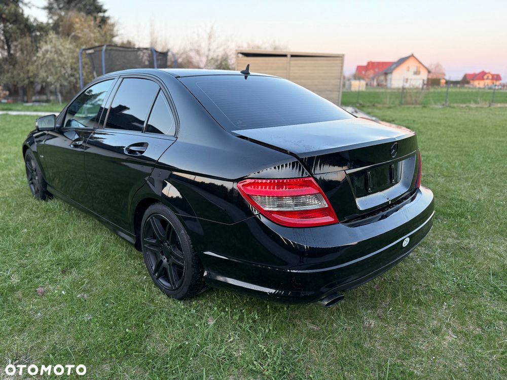 Mercedes-Benz Klasa C 180 Kompressor BlueEFFICIENCY Avantgarde - 3