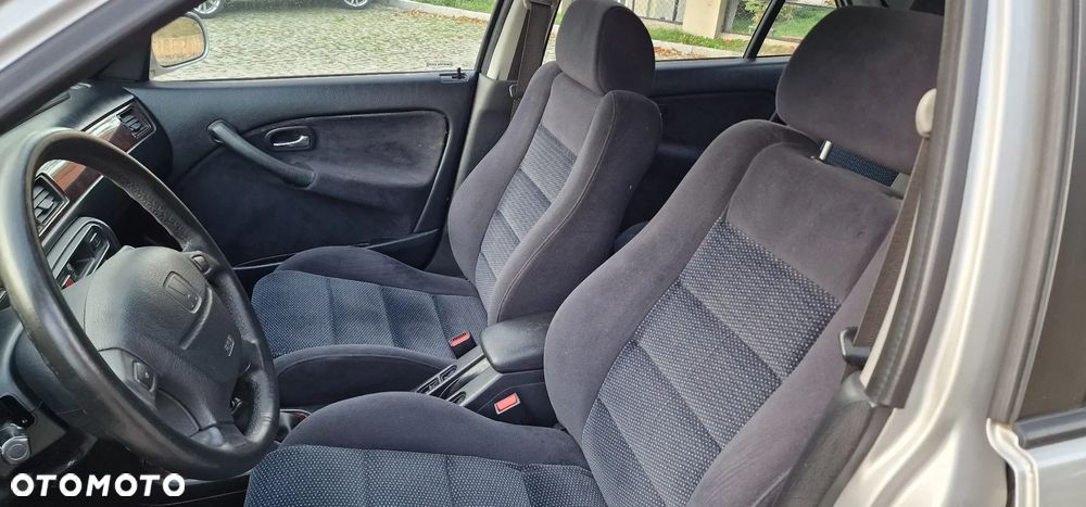 Honda Civic 1.4i S - 27