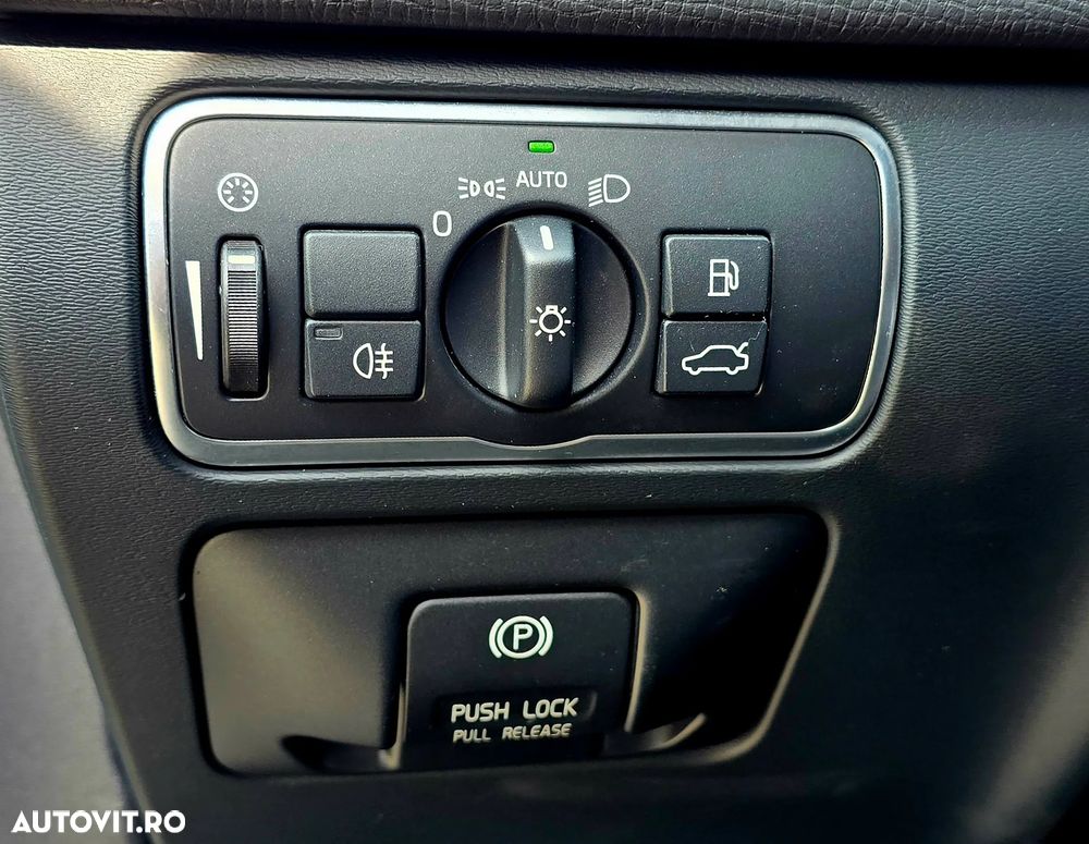 Volvo XC 60 D5 AWD Geartronic Summum - 19