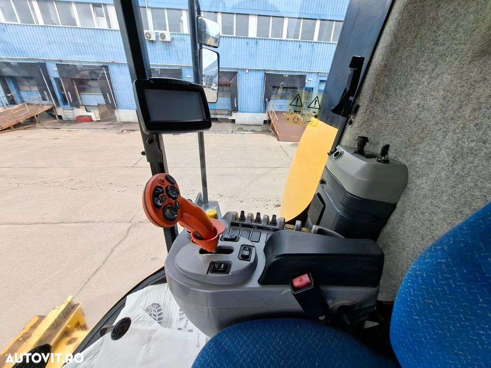 New Holland CX 6.90 ST5 COMBINA AGRICOLA CU HEDER PAIOASE 760CG 6,70M/22FT VF SI CARUCIOR TRANSPORT - 18