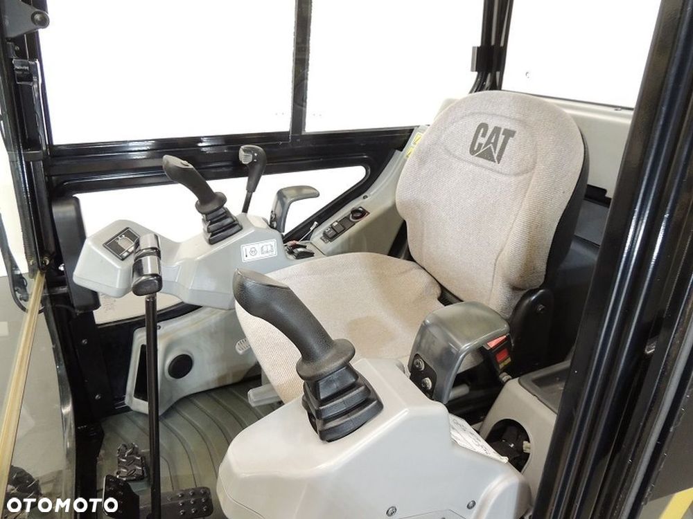 Caterpillar 301.8C - 6