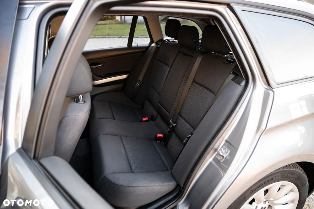 BMW Seria 3 318d - 19
