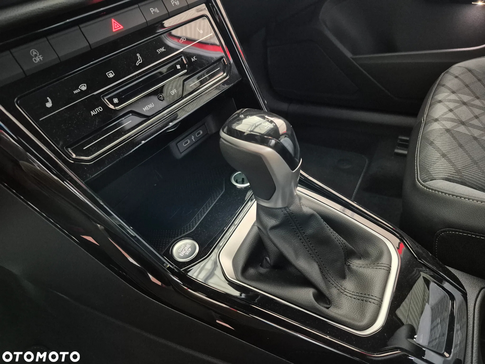 Volkswagen T-Roc 1.5 TSI R-Line DSG - 12