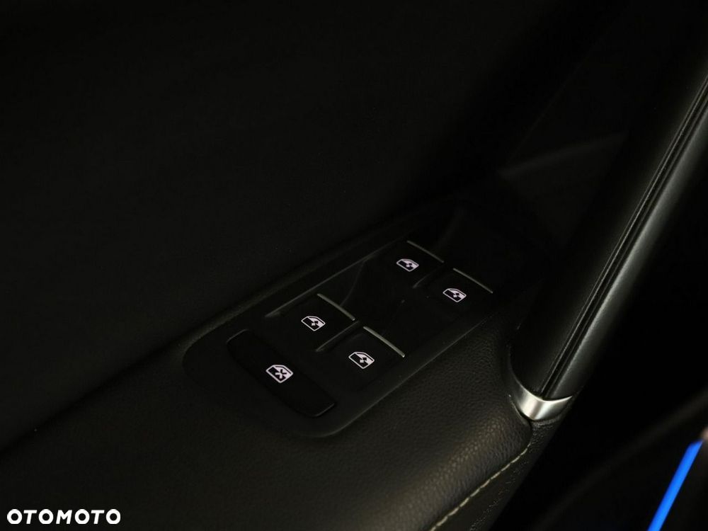 Volkswagen Golf R 4Motion (BlueMotion Technology) DSG - 37