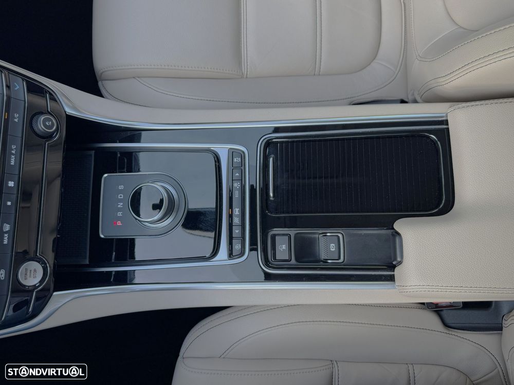 Jaguar XE 2.0 D Prestige Aut. - 34