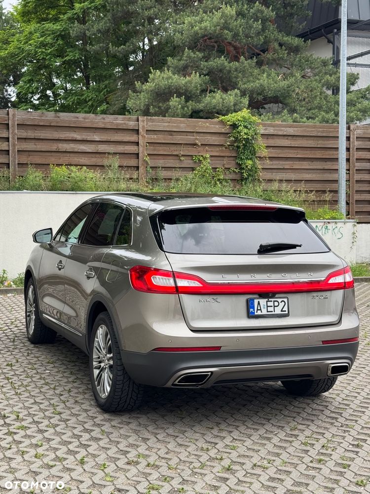 Lincoln MKX - 8
