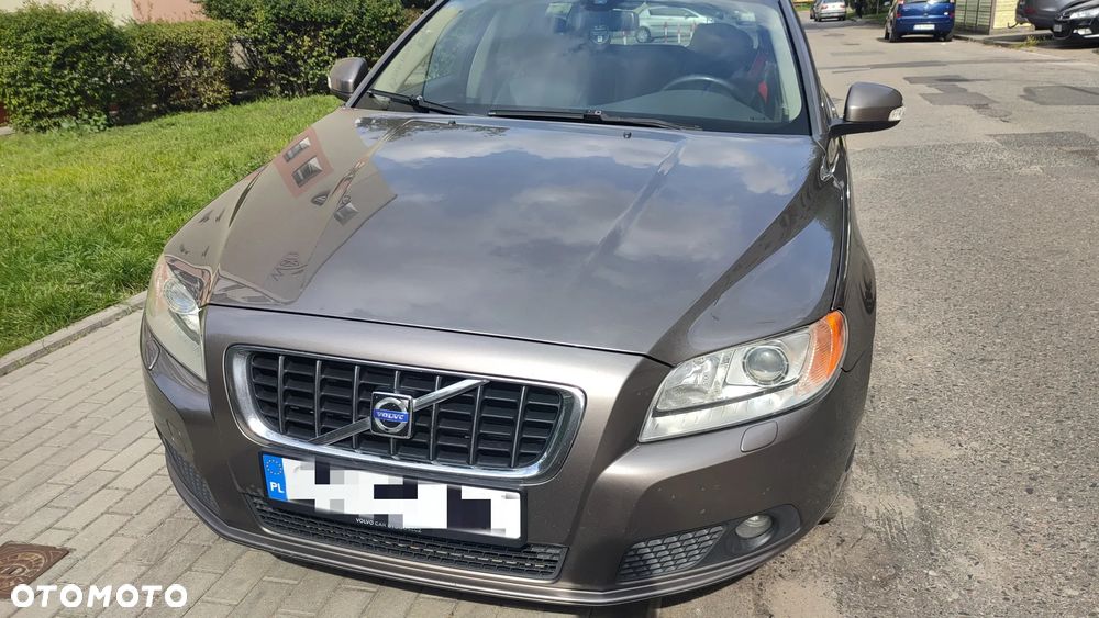 Volvo V70 2.0 Momentum - 1