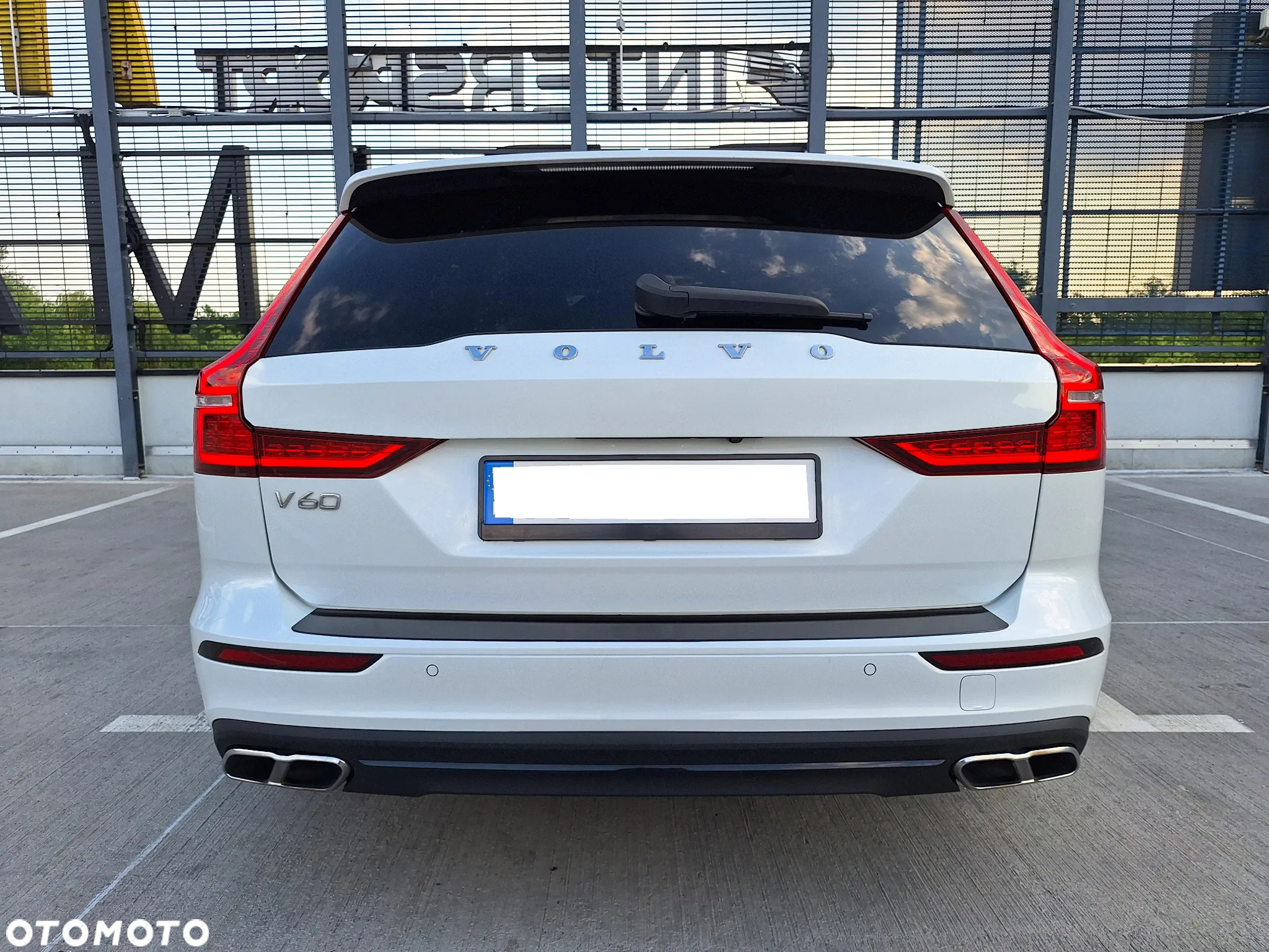 Volvo V60 D4 Momentum Pro - 11