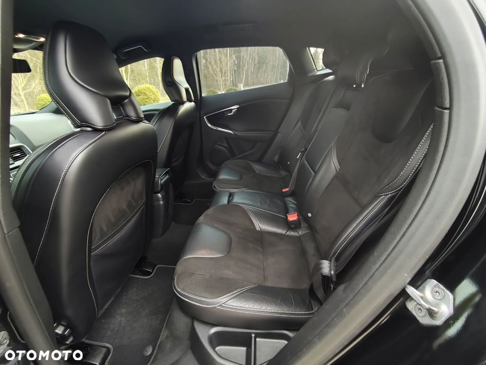 Volvo V40 D2 R Design - 13