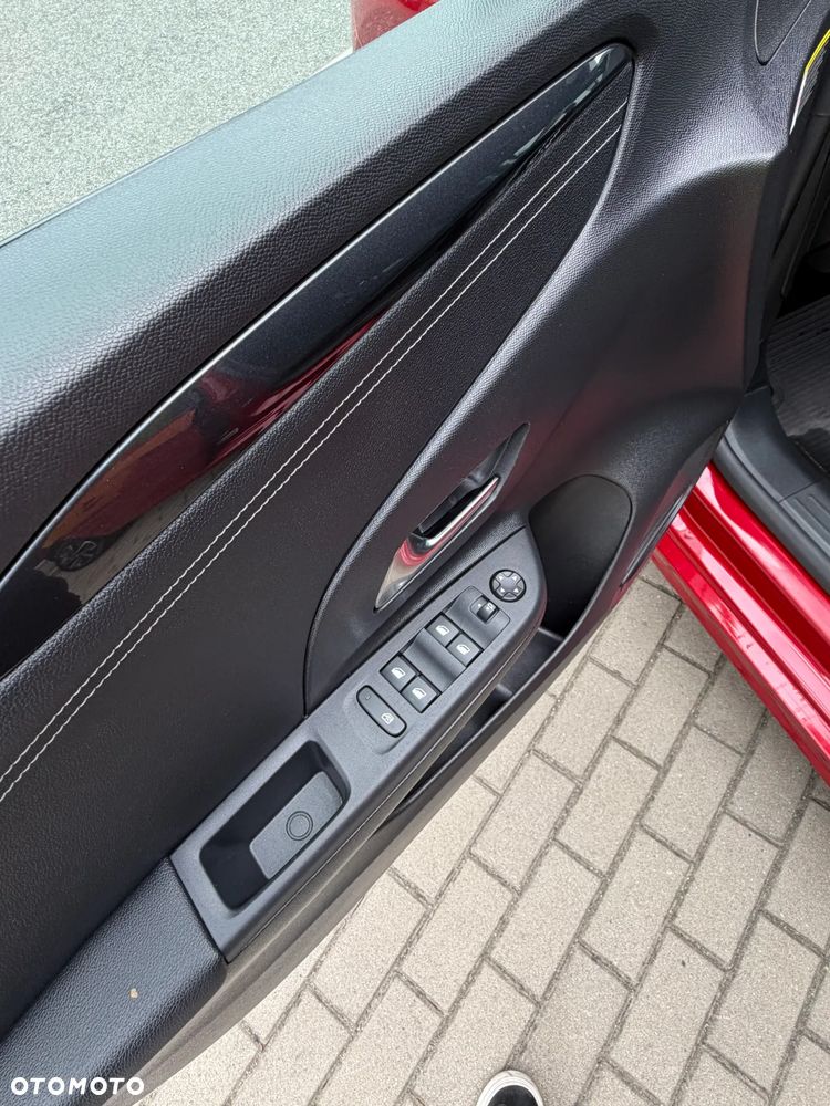 Opel Corsa 1.2 T mHEV EdCT - 11