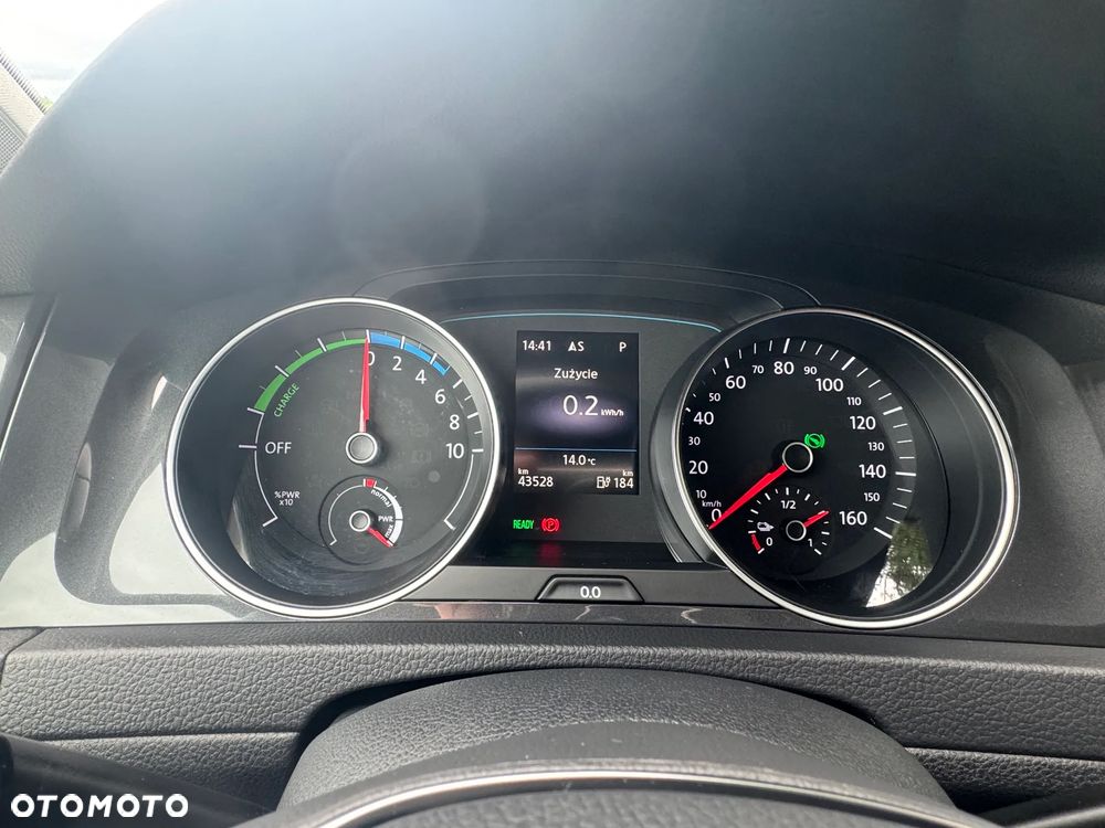 Volkswagen Golf - 17