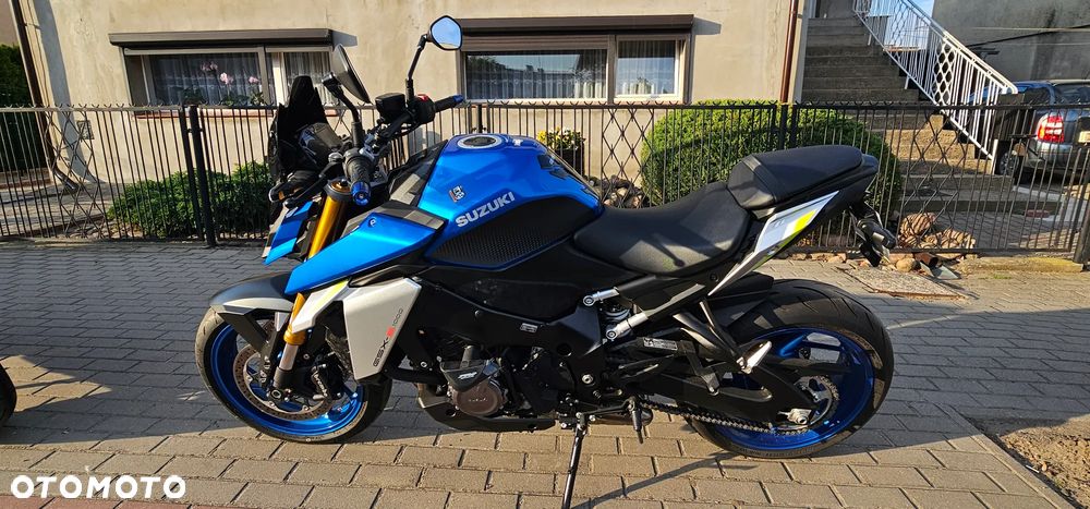 Suzuki GSX 1000 - 2