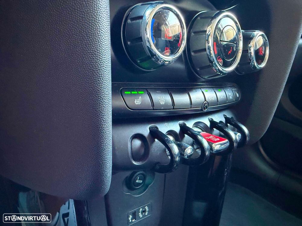 MINI 3 Portas Cooper D Auto - 16