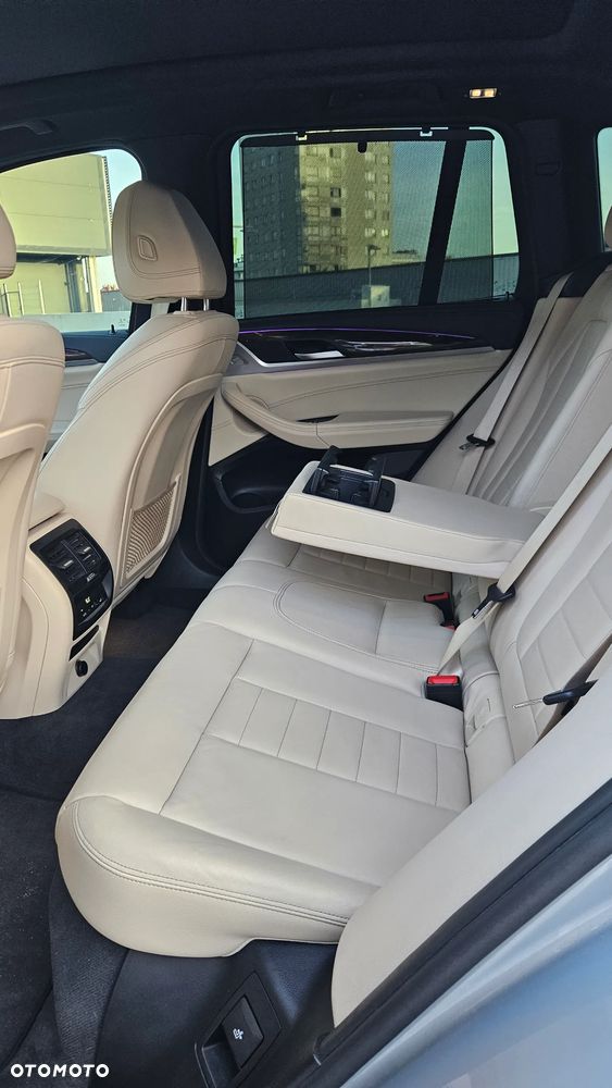 BMW X3 xDrive30i Luxury Line - 27