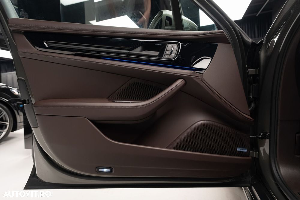 Porsche Panamera 4 - 19