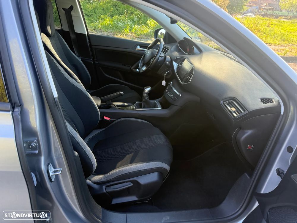 Peugeot 308 SW - 12