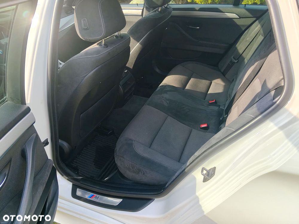 BMW Seria 5 530d xDrive - 15