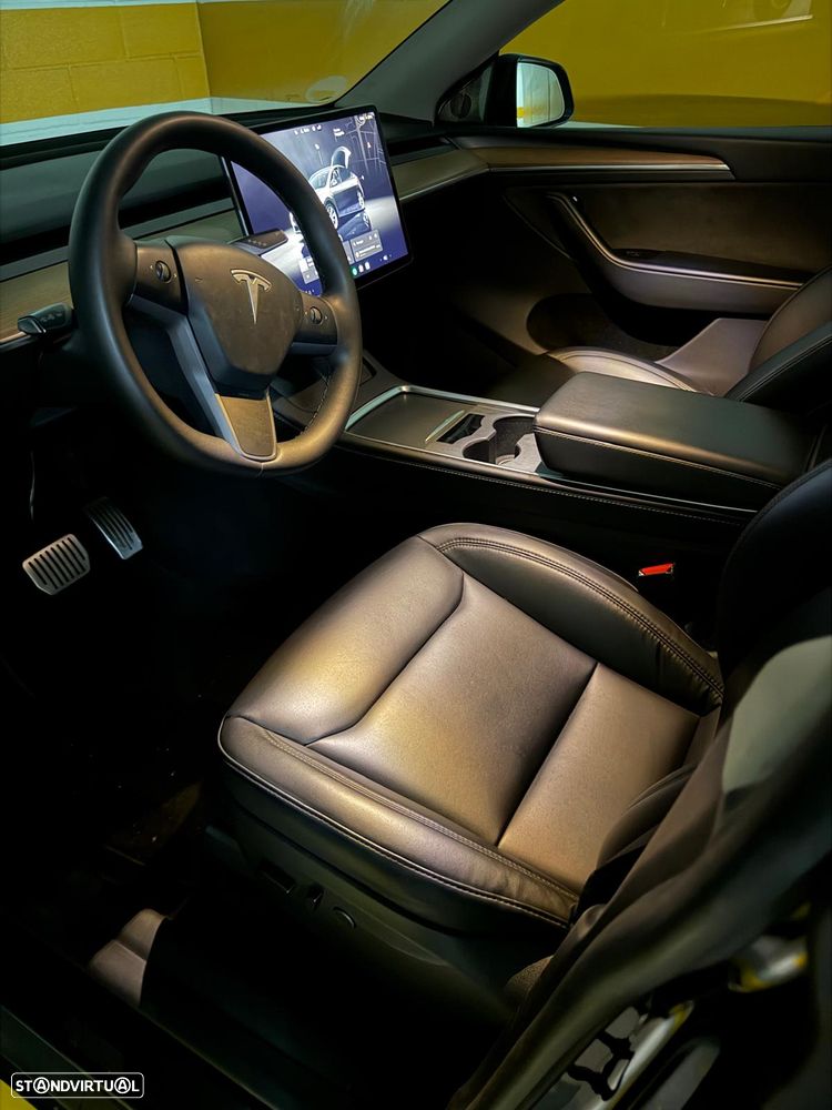 Tesla Model Y - 7