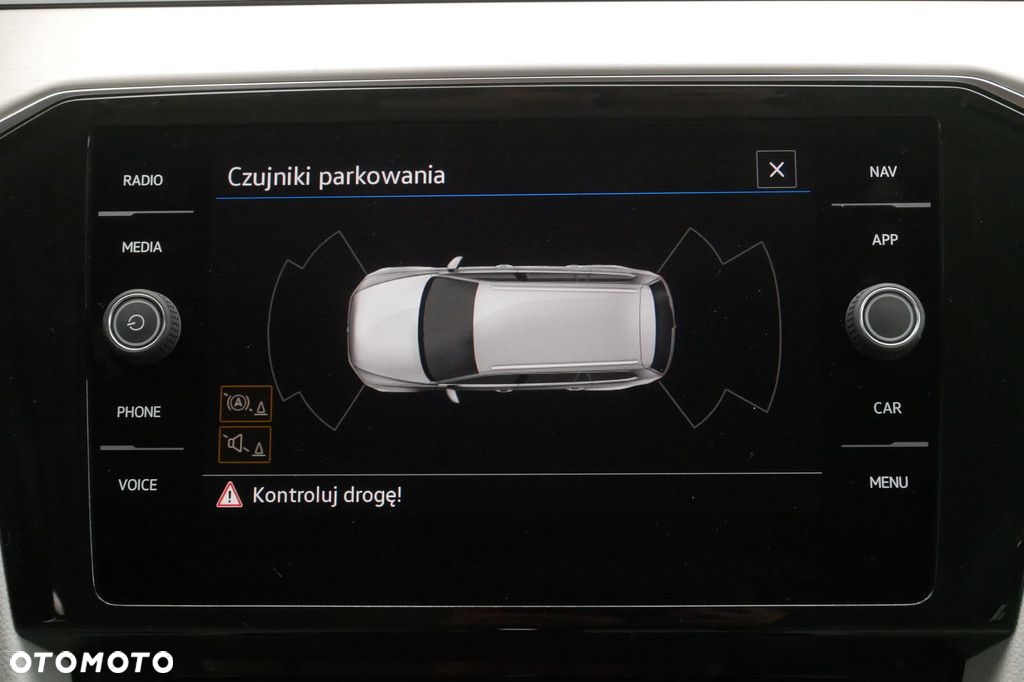 Volkswagen Passat - 19