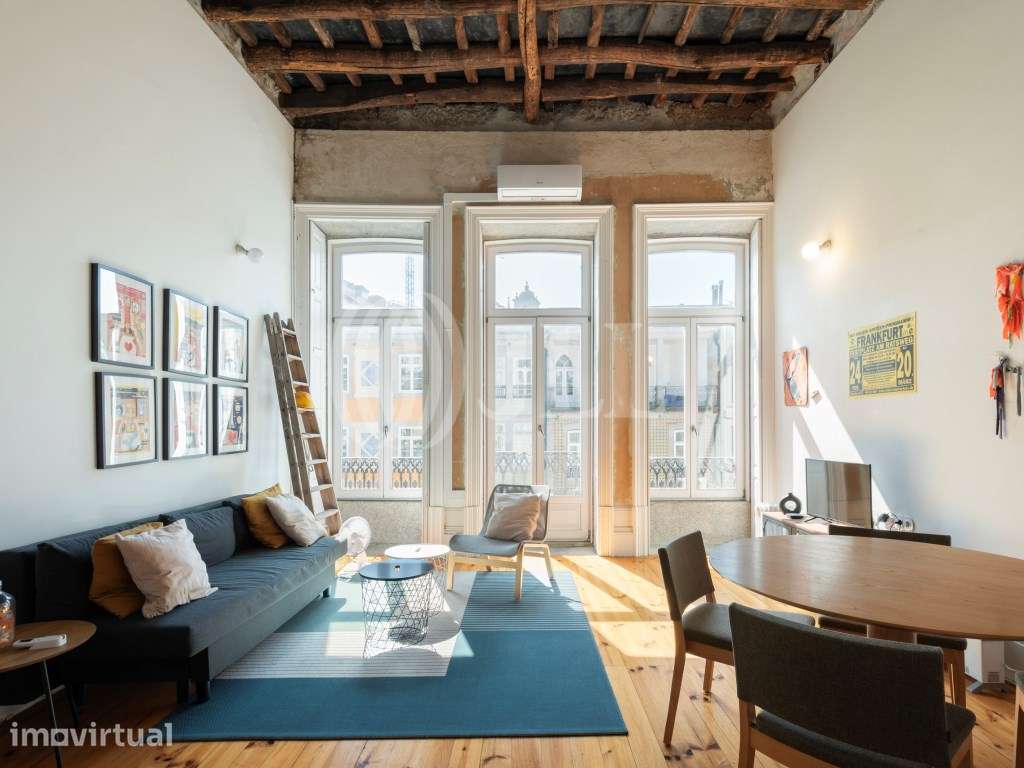 Apartamento T1 com mezanino, na Baixa do Porto - Grande imagem: 2/30