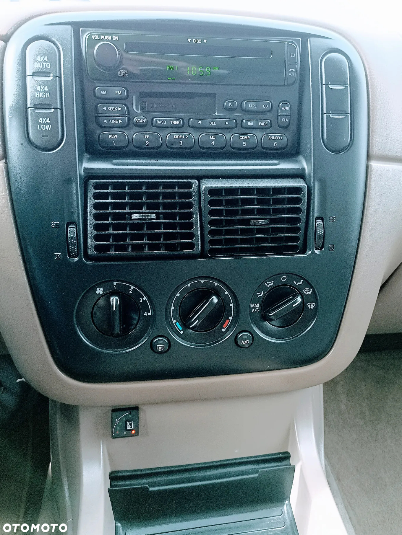 Ford Explorer 4.0 4WD - 17