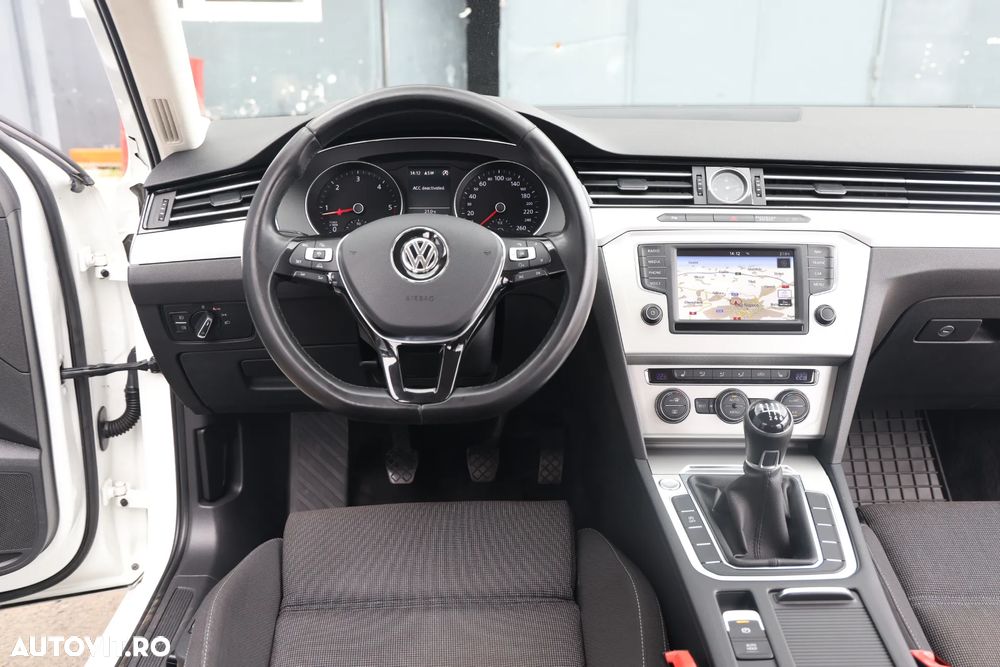 Volkswagen Passat 2.0 TDI Comfortline - 5