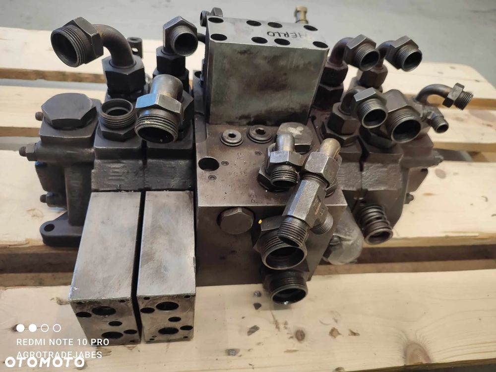 Rozdzielacz hydrauliczny Merlo Roto 40.18 - 10