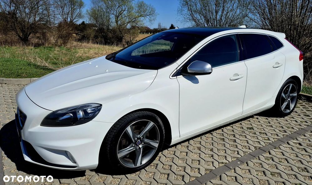 Volvo V40 D3 R Design - 1