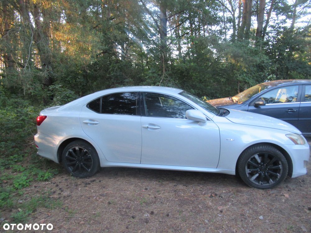Lexus IS - 3