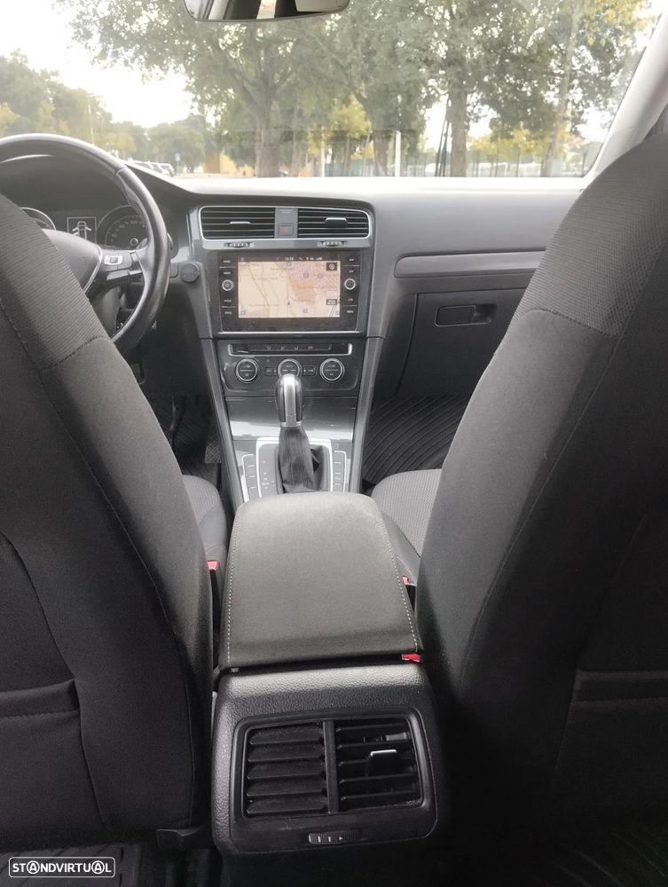 VW Golf Variant 1.6 TDi Confortline DSG - 2