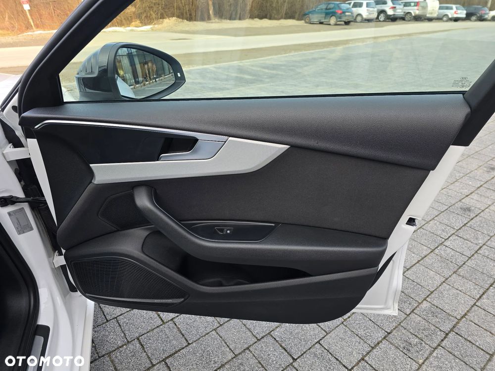 Audi A4 Avant 2.0 TDI DPF clean diesel quattro S tronic S line Sportpaket - 31