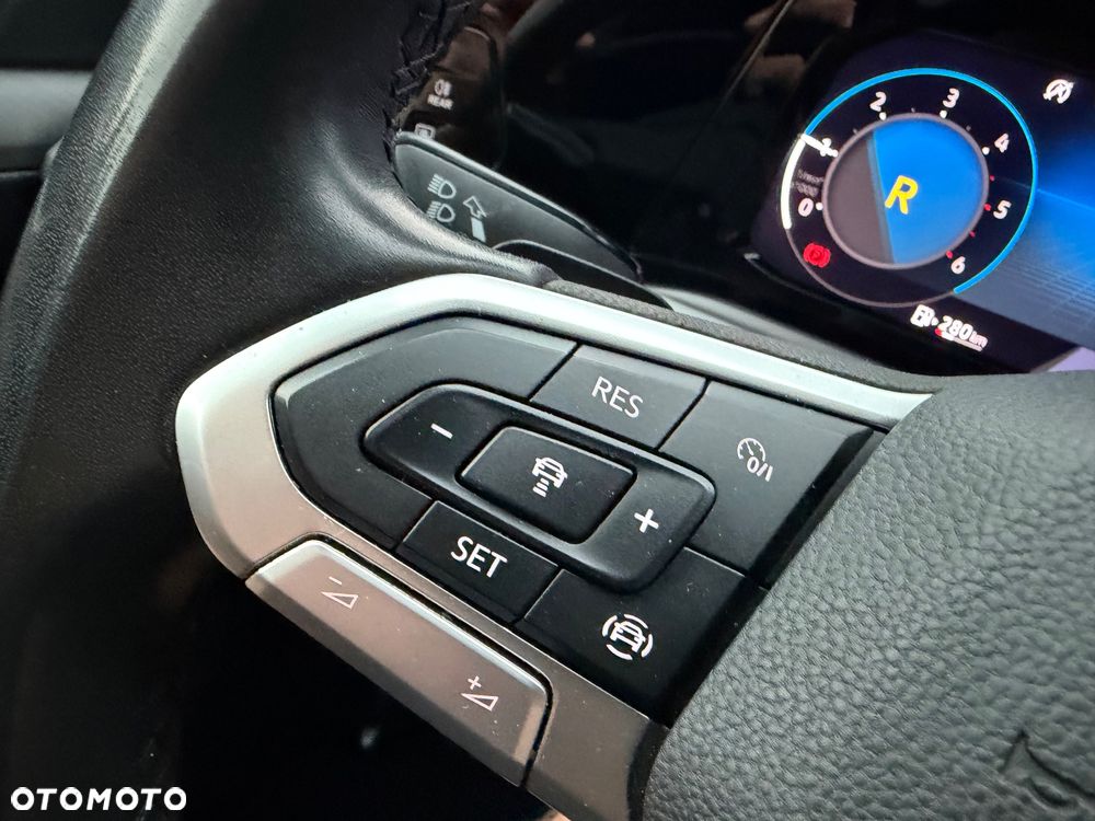 Volkswagen Golf Variant 2.0 TDI SCR DSG Life - 27