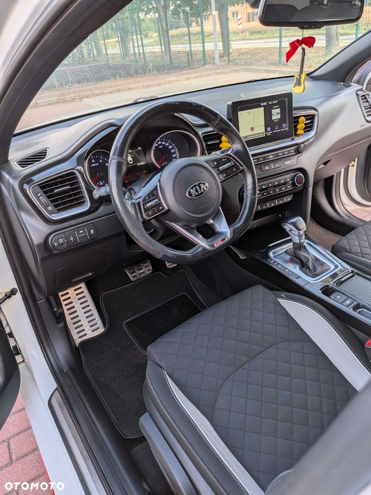 Kia ProCeed - 7