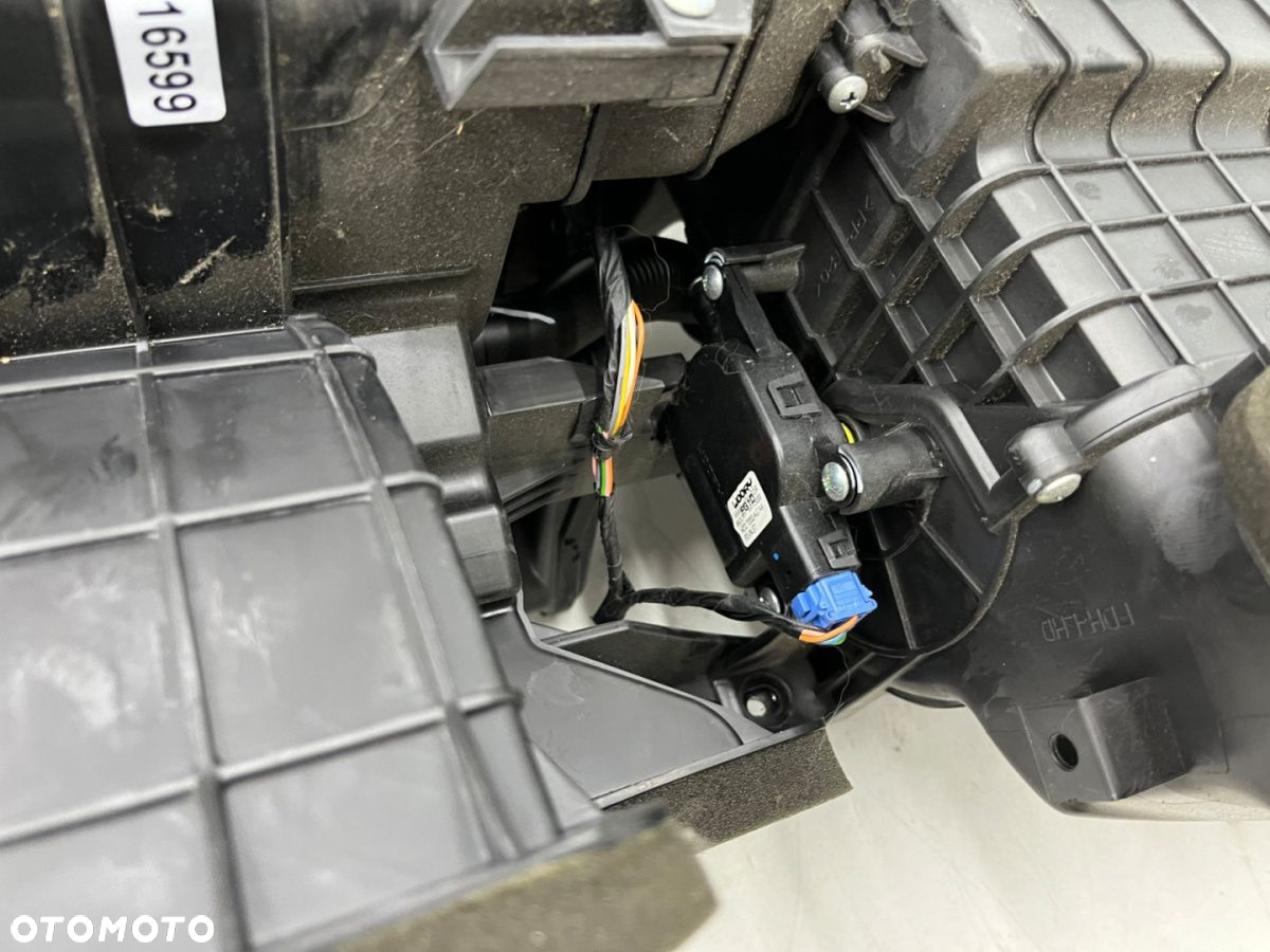 Nagrzewnica Hyundai i30 I FD 07-12r. wersja z KLIMĄ obudowa chłodnicy wody parownik klimatyzacji - 7