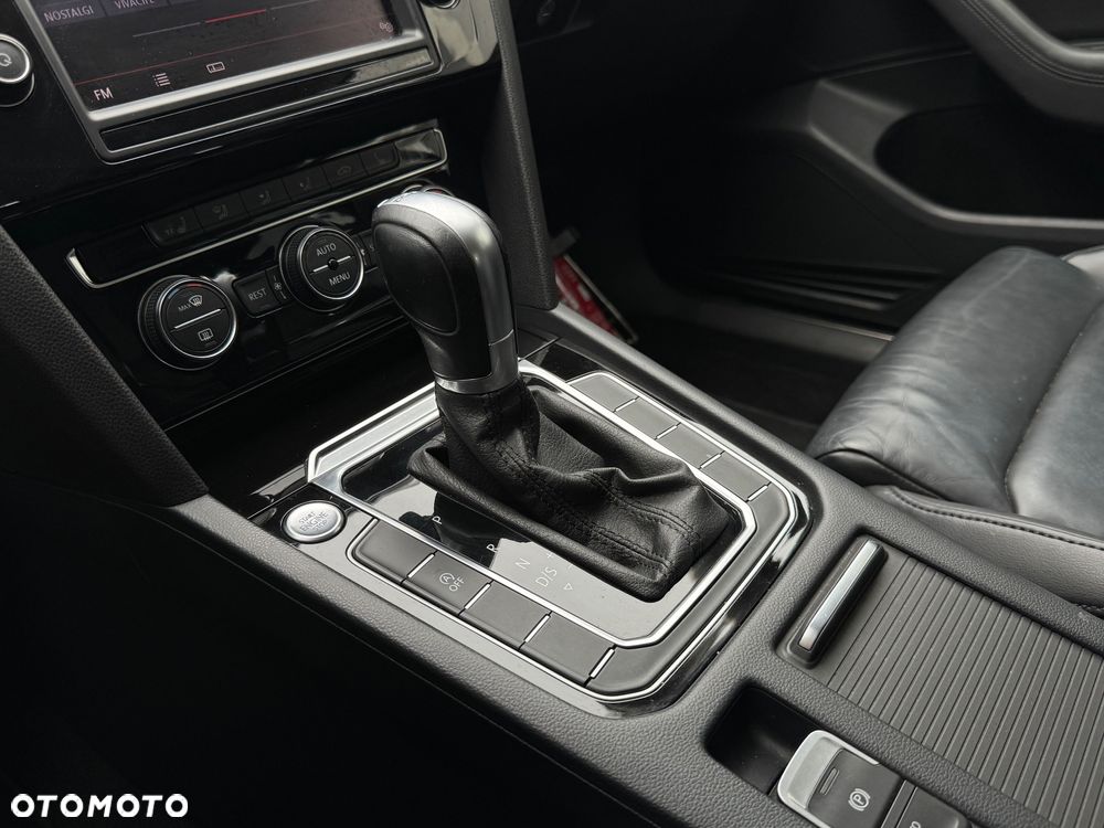 Volkswagen Passat 2.0 TDI (BlueMotion Technology) DSG Highline - 27