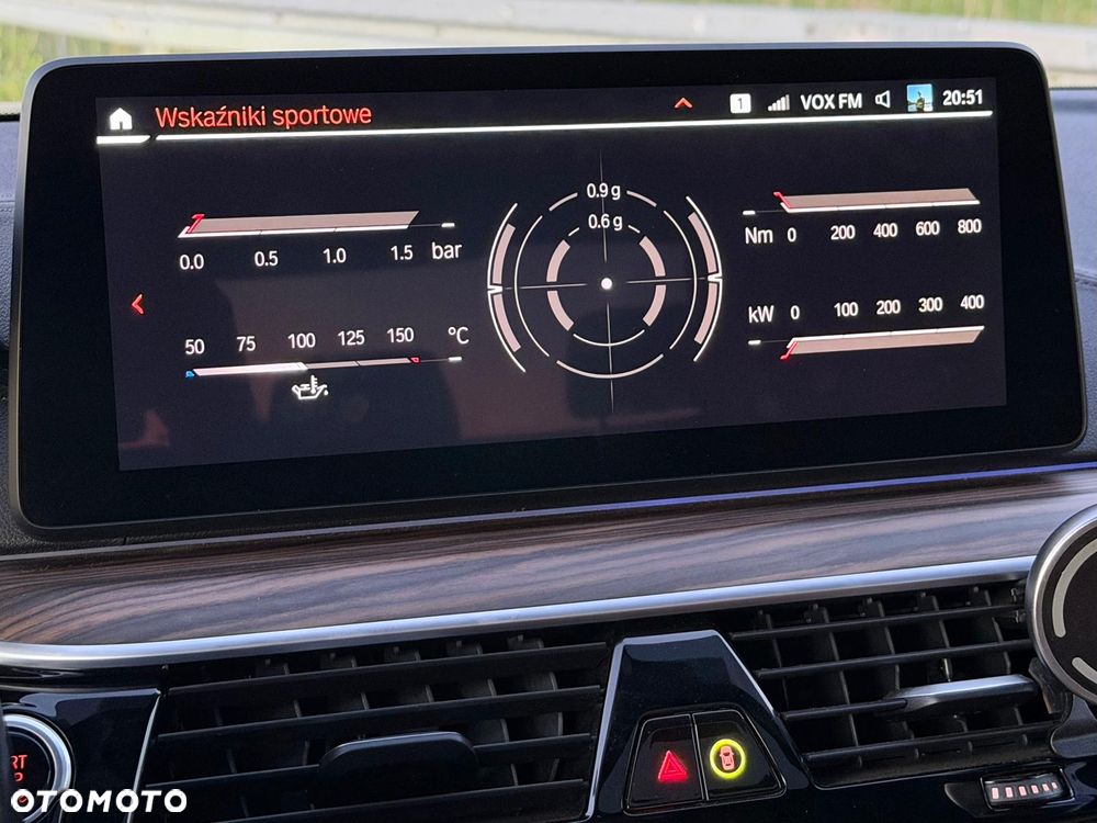 BMW Seria 5 M550i xDrive - 34