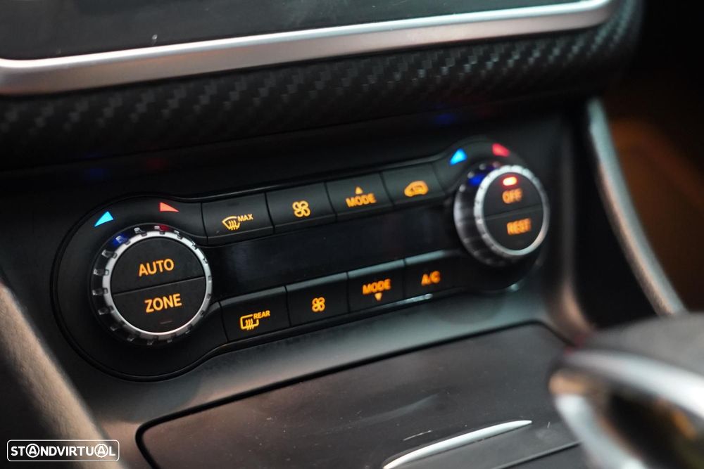 Mercedes-Benz A 45 AMG 4-Matic - 15