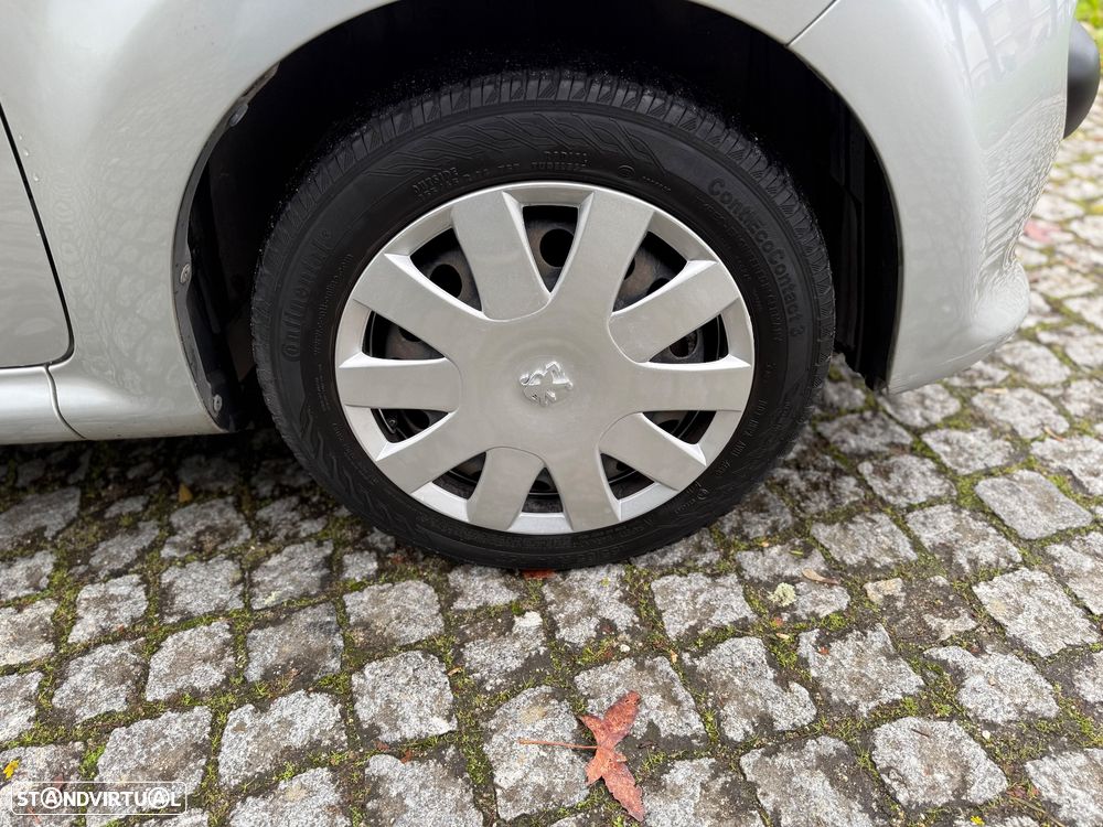 Peugeot 107 1.0 Trendy - 11