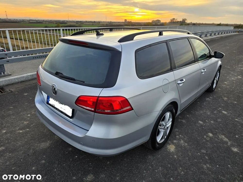 Volkswagen Passat 1.6 TDI Comfortline - 13
