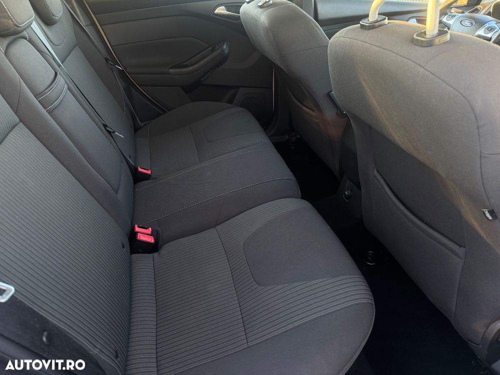 Ford Focus - 12