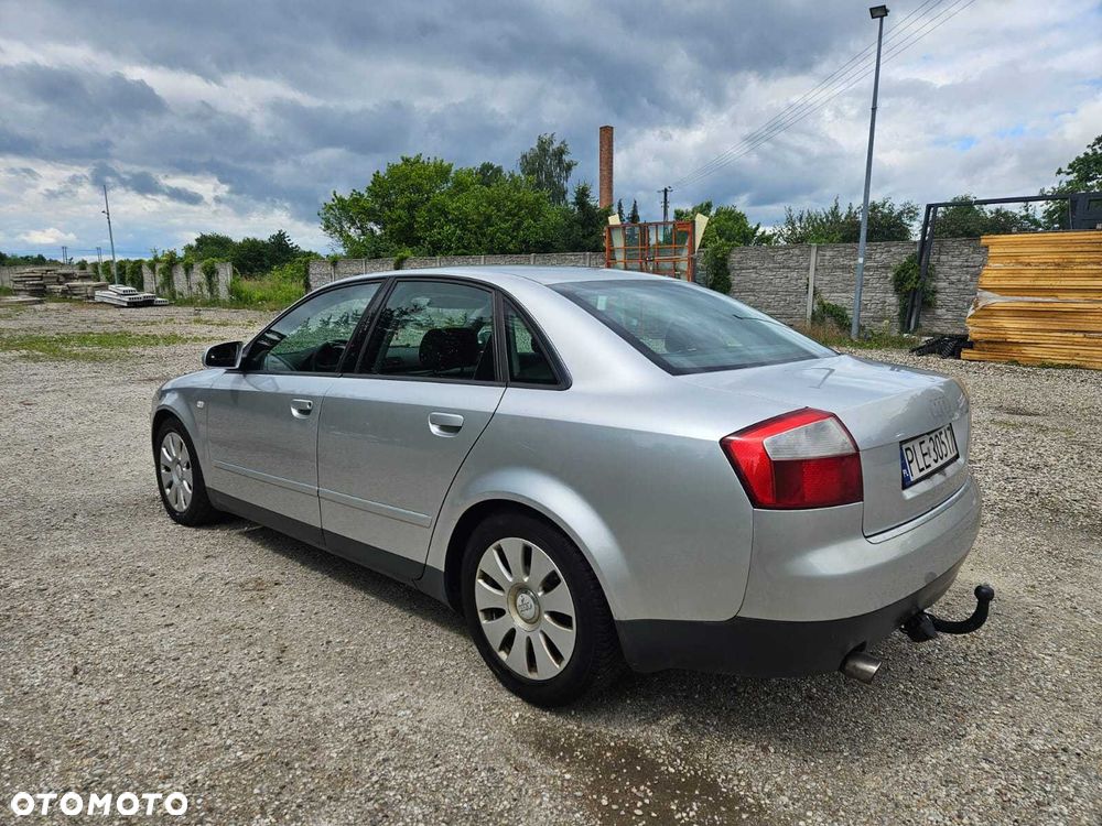 Audi A4 Limousine - 3
