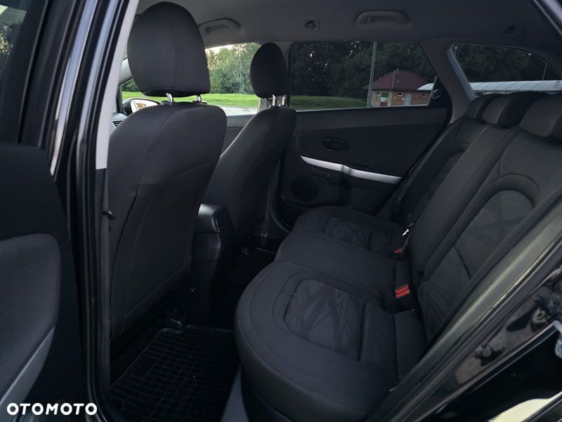 Kia Ceed - 12