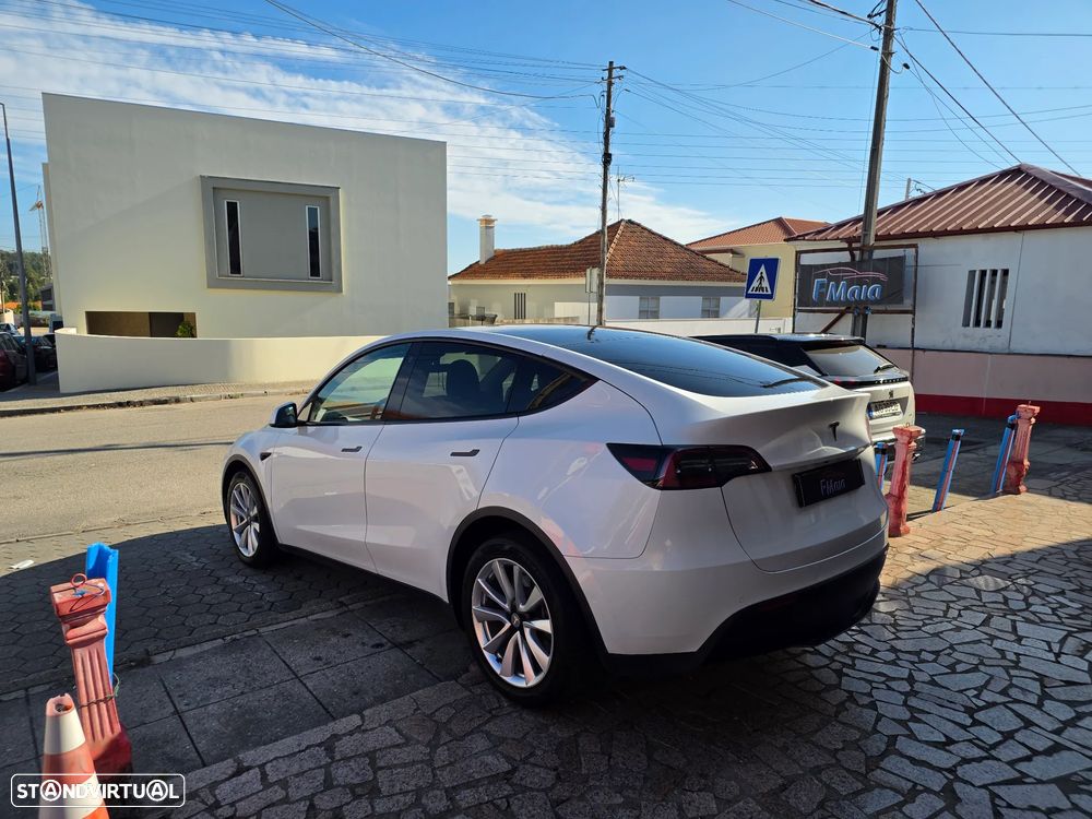 Tesla Model Y Long Range Dual Motor AWD - 6